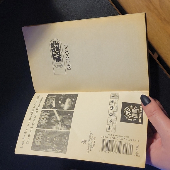 Star Wars Book Legacy of the Force Betrayal (Book 1 of series) - Picture 5 of 5